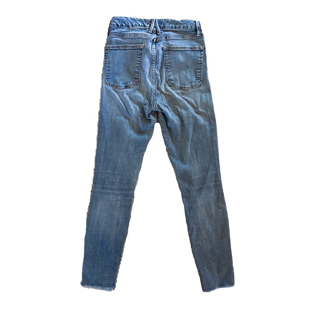 GOOD AMERICAN Good Waist Jeans with Raw Hem - Picture 2 of 7